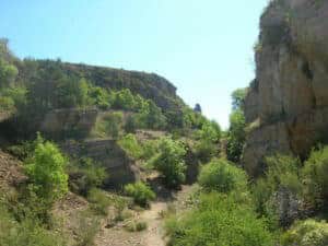 La montagne fendue au départ du village de Palhers